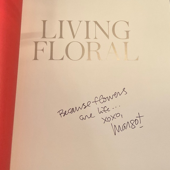 Signed Copy of Living Floral by Margot Shaw - Picture 14 of 15